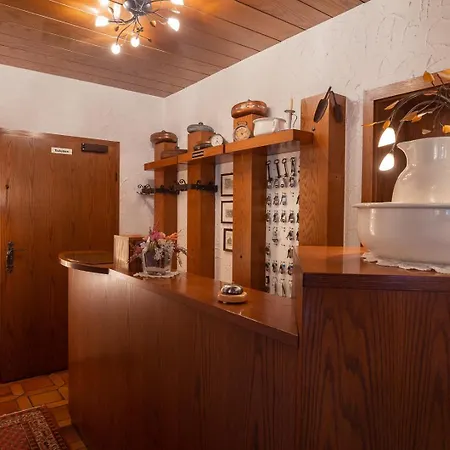 Gaestehaus Hirsch Отель *