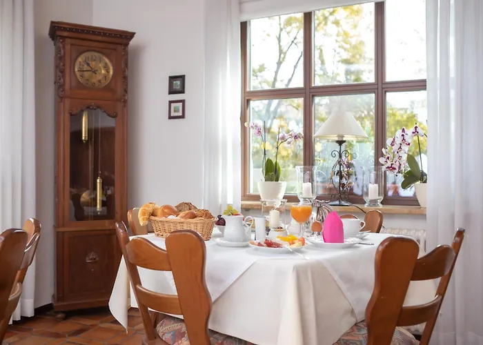 Gaestehaus Hirsch Отель Ремзек--Паттонвиле