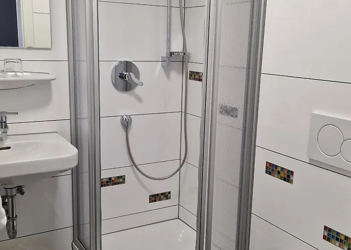 Gaestehaus Hirsch Отель Ремзек--Паттонвиле